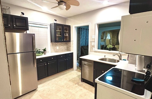 St. Paul House | Lovely 2-bedroom house with newly remodeled bathroom in Saint Paul