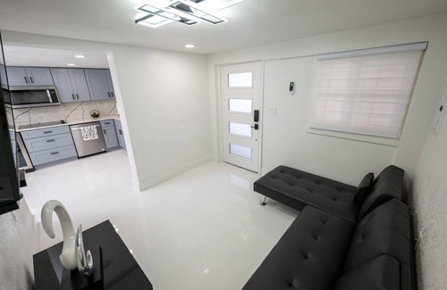 Tampa Apartment | Lovely 2-bedroom loft with hot tub.