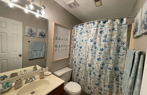 Madison Condo | Lovely 2-bedroom Madison Condo