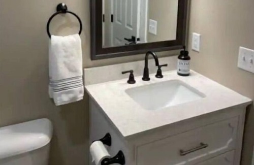 Frenchtown Apartment | Lovely 2- bedroom private guest house