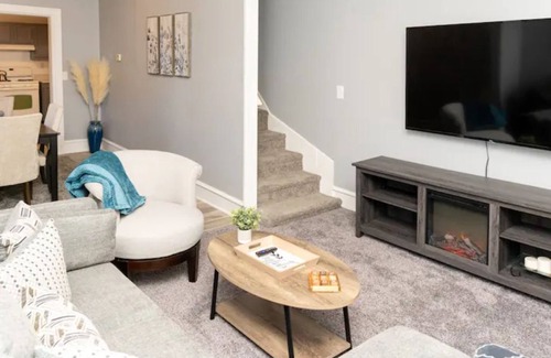Grand Rapids House | Lovely 2-bedroom rental unit w/electric fireplace