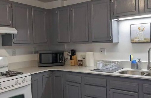 Grand Rapids House | Lovely 2-bedroom rental unit w/electric fireplace