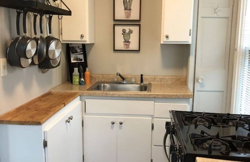 Appleton Apartment | Lovely 2 bedroom rental unit in Historic District!