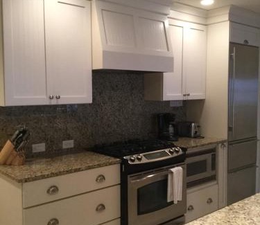 Traverse City House | Lovely 2-bedroom Suite with lots of Amenities