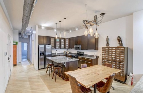 Downtown Springfield Apartment | Lovely 2-Bedroom Unit in Springfield