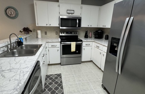 Pine Ridge House | Lovely 2-bedroom house with WiFi and Pool in Beverly Hills. Close to manatee fun