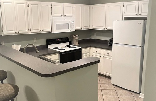 Rehoboth Beach Condo | LOVELY 2 BEDROOM CONDO WITH POOL