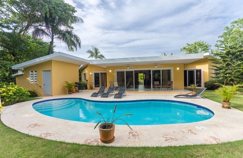 La Mulata Villa | Lovely 2-Bedroom Villa with Private Pool, Guest-friendly, with Free Shuttle Bus