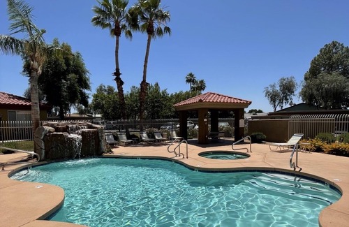 Deer Valley Condo | Lovely 2 Br, 2 Bath Condo in resort style, safe. 2 min to major roadways.