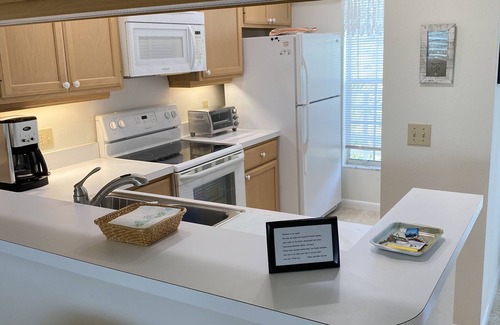 Plantation Condo | Lovely 2-BR Condo w/CC Social Membership