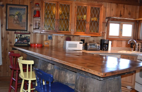 Davis Park House | Lovely 2 BR Cottage W/Bay Views!