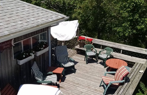 Davis Park House | Lovely 2 BR Cottage W/Bay Views!