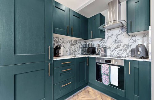 Harringay House | Lovely 2 BR with Grill
