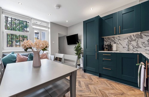Harringay House | Lovely 2 BR with Grill
