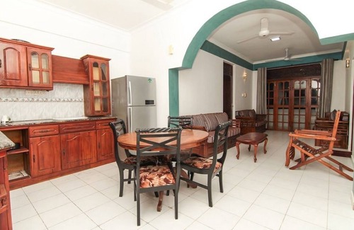 Mount Lavinia Apartment | Lovely 2-Bedroom Serviced Apartment near the Beach