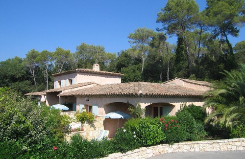 Saint-Paul-de-Vence Apartment | Lovely 2 person studio with terrace and garden in a villa in St Paul de Vence