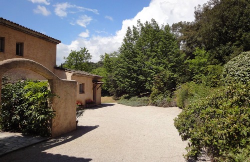 Saint-Paul-de-Vence Apartment | Lovely 2 person studio with terrace and garden in a villa in St Paul de Vence
