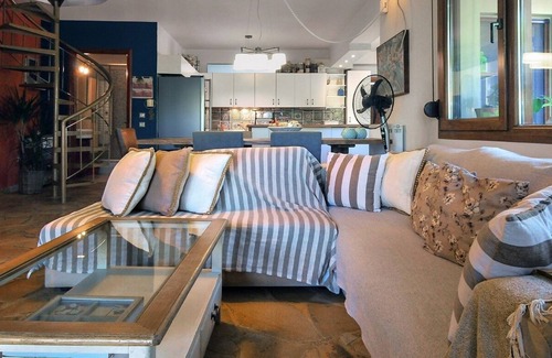 Skala Rachoniou Villa | Lovely 2-Storey House, Peaceful Location 30 m from the Seaside, Sleeps up to 8 Adults + 2 Children!