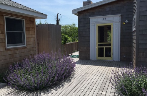 Seaview House | Lovely 2-Story Seaview Family Home - central AC, Decks, Garden, Porch
