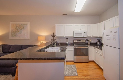 Bonito Boathouses House | Lovely 2-story, 3-Bd Home, Steps to Marina store and Bonito Boathouse