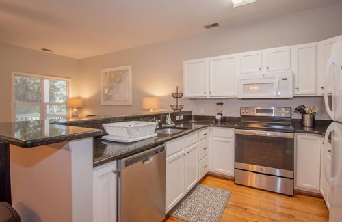 Bonito Boathouses House | Lovely 2-story, 3-Bd Home, Steps to Marina store and Bonito Boathouse