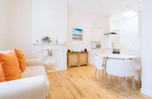 Phibsborough Apartment | Lovely 2BD Cottage in CityCenter