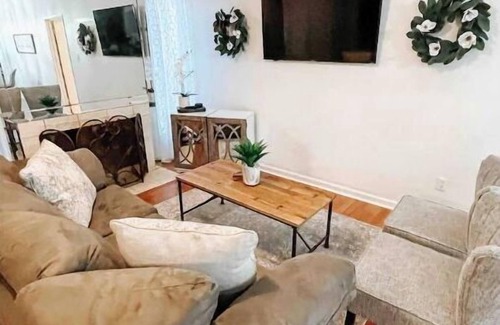 Shreveport Condo | Lovely 2BR/2BA Condo with indoor/outdoor living