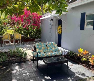 Southwest Apartment | Lovely 2BR Cottage