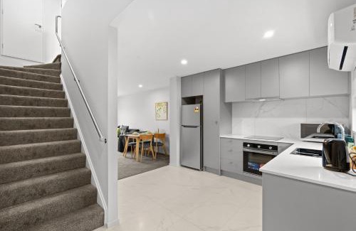 Linwood House | Lovely 2BR Home close to Center