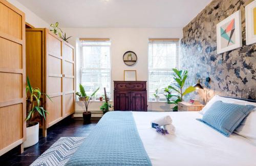 Camberwell Green Apartment | Lovely 2BR in Historic Camberwell Location