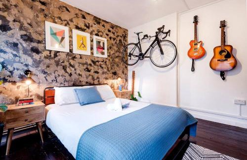 Camberwell Green Apartment | Lovely 2BR in Historic Camberwell Location