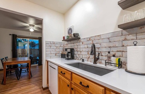 Lafayette House | Lovely 2BR in Perfect Location ~ Steps to Old Town