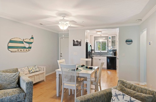 Seabrook Island Condo | Lovely 2BR Seabrook Villa, MARSH Views! POOL Access!