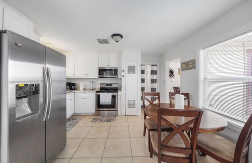 Houston House | Lovely 3/1-Bedroom vacation home