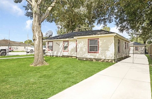 Houston House | Lovely 3/1-Bedroom vacation home