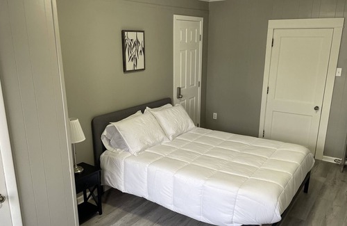 Nazareth Apartment | Lovely 3 BD Rental Unit With Free Parking