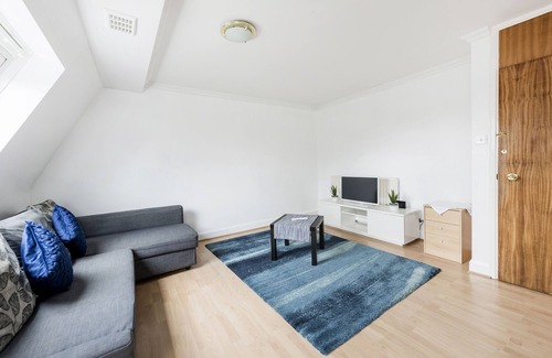 Lancaster Gate Apartment | Lovely 3 bed apartment by Hyde Park