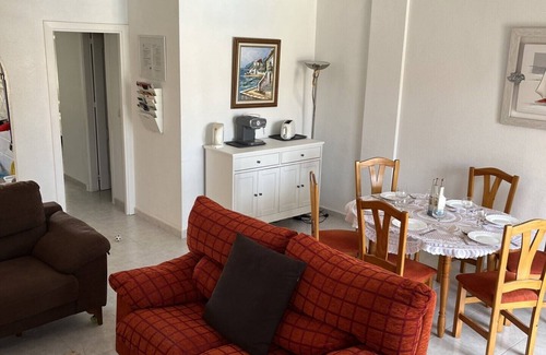 Los Alcazares Apartment | Lovely 3 Bed Duplex: 3 balconies, community pool, 5 min walk to the beach & bars