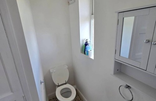 Dudley House | Lovely 3-Bed Home - 2 Baths - Garden - Parking - Ultrafast WiFi