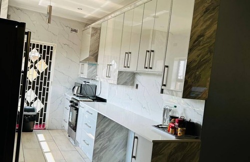 Bulawayo Apartment | Lovely 3 bed in Selborne Park with pool - 2234