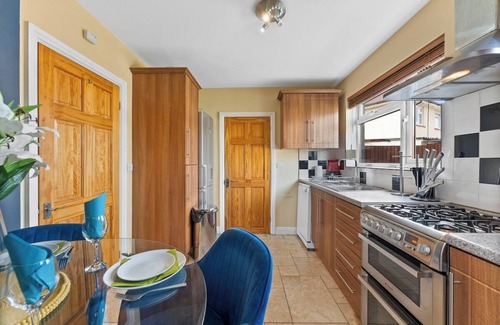 Windsor House | Lovely 3 Bed in the heart of Windsor - Garden