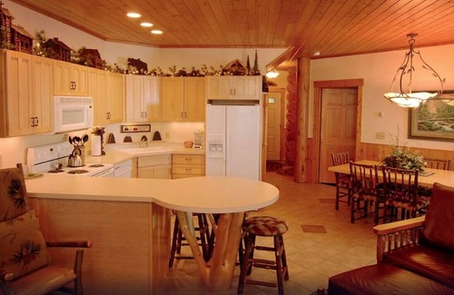 Castle Danger Cabin | Lovely 3 bedroom, 3 bath cabin at Grand Superior Lodge, North Shore.
