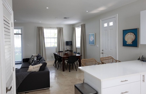 Palm Cay Apartment | Lovely 3 bedroom 5 min from beach