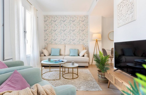 San Vicente Apartment | Lovely 3-bedroom apartment near Alameda. Juan Rabadan I