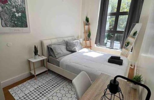 Williamsburg Apartment | Lovely 3 bedroom apartment w/Balcony and BBQ Grill