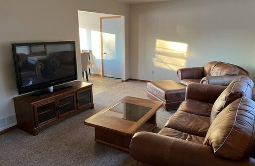 Mauston Apartment | Lovely 3- Bedroom close to Hospital in Maustonn