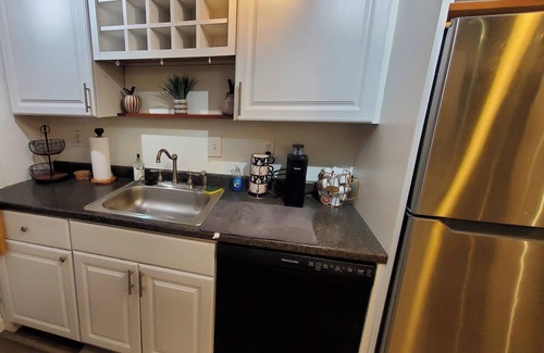 Salem Condo | Lovely 3-bedroom condo with AC in charming Salem