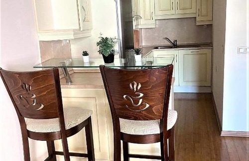 Dragijevo Apartment | Lovely 3-bedroom entire Apartment City Center Veliko Tarnovo
