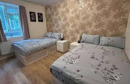 Woodberry Down Apartment | Lovely 3 Bedroom Flat Near Finsbury Park