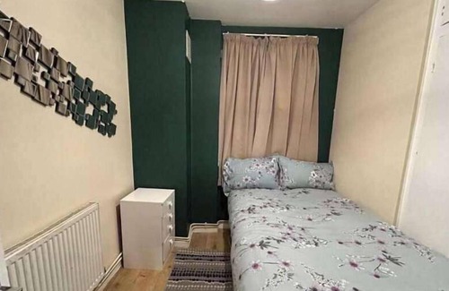 Woodberry Down Apartment | Lovely 3 Bedroom Flat Near Finsbury Park